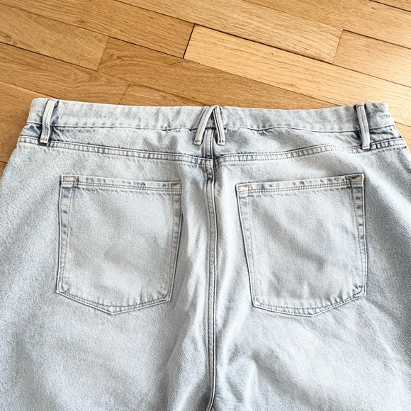 Good American Good Classic Distressed Straight Leg Jeans - Picture 6 of 14